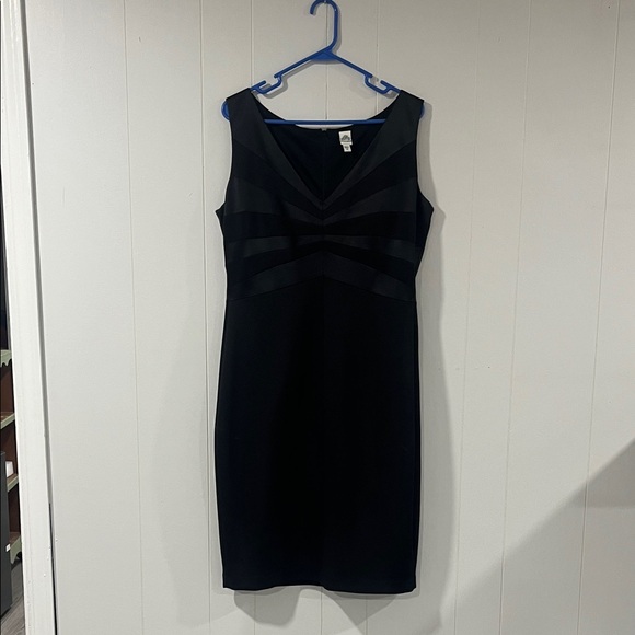 Signature by Sangria Black Midi Dress - Picture 3 of 5